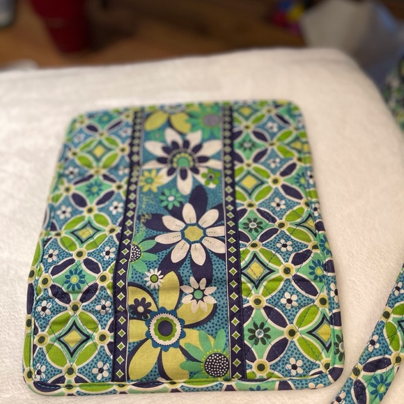 Vera Bradley “Daisy Dsisy)Lg Tote w/Wallet - Picture 9 of 16